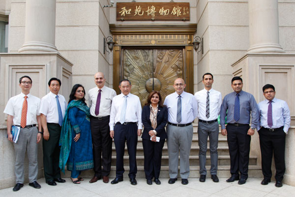 中国世界和平基金会与巴基斯坦代表团交流公益