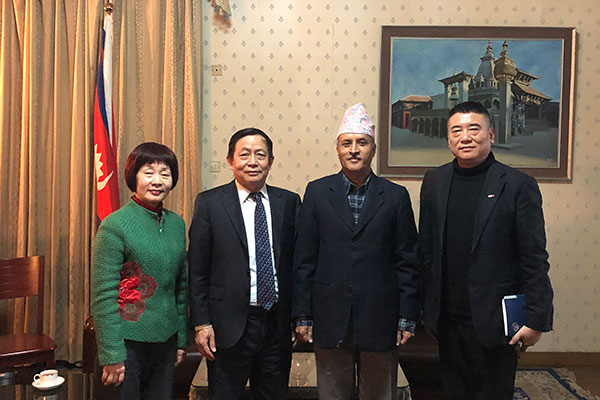 鲁庆成秘书长与尼泊尔大使鲍德尔阁下举行会谈